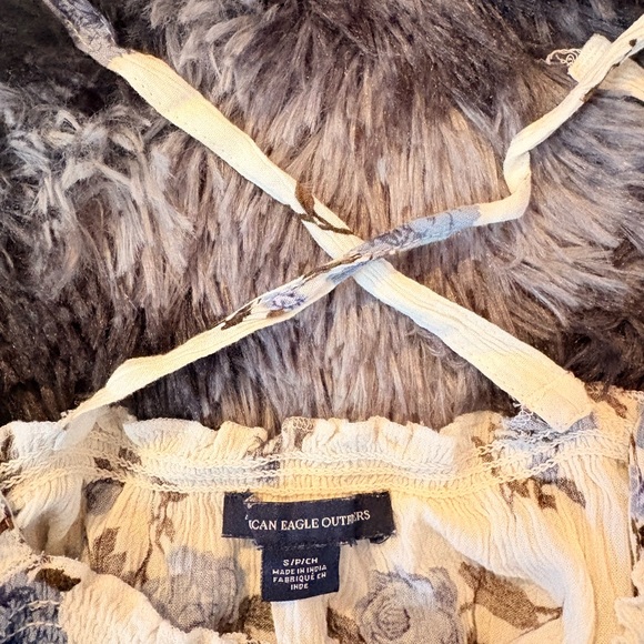 American Eagle Outfitters Cream Floral Off-Shoulder Top with Blue Rose Accents - Picture 2 of 4